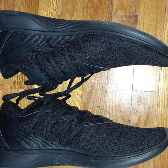 Puma shoes - Picture 2 of 9